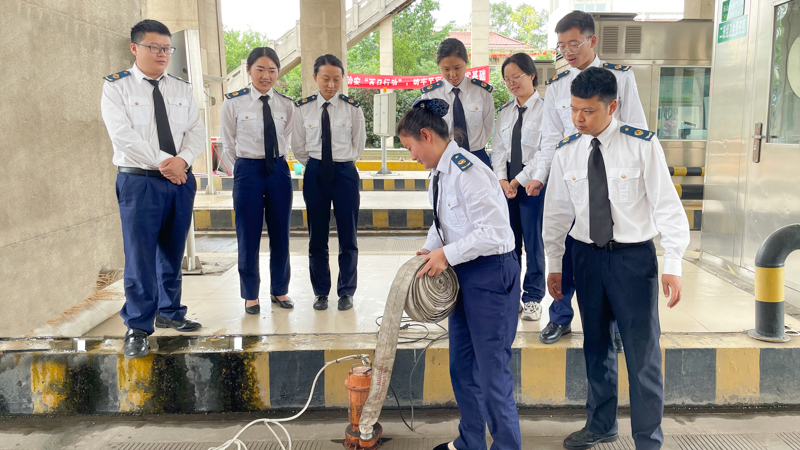 1695119306113019113.jpeg 图4:山东高速四川发展公司组织开展防汛抢险应急装备使用培训.jpeg